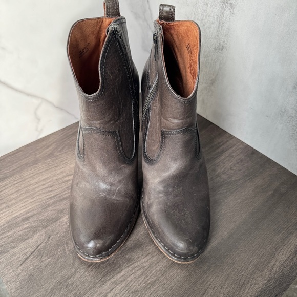FRYE Madeline Short Western Bootie Size 10 - Picture 3 of 8